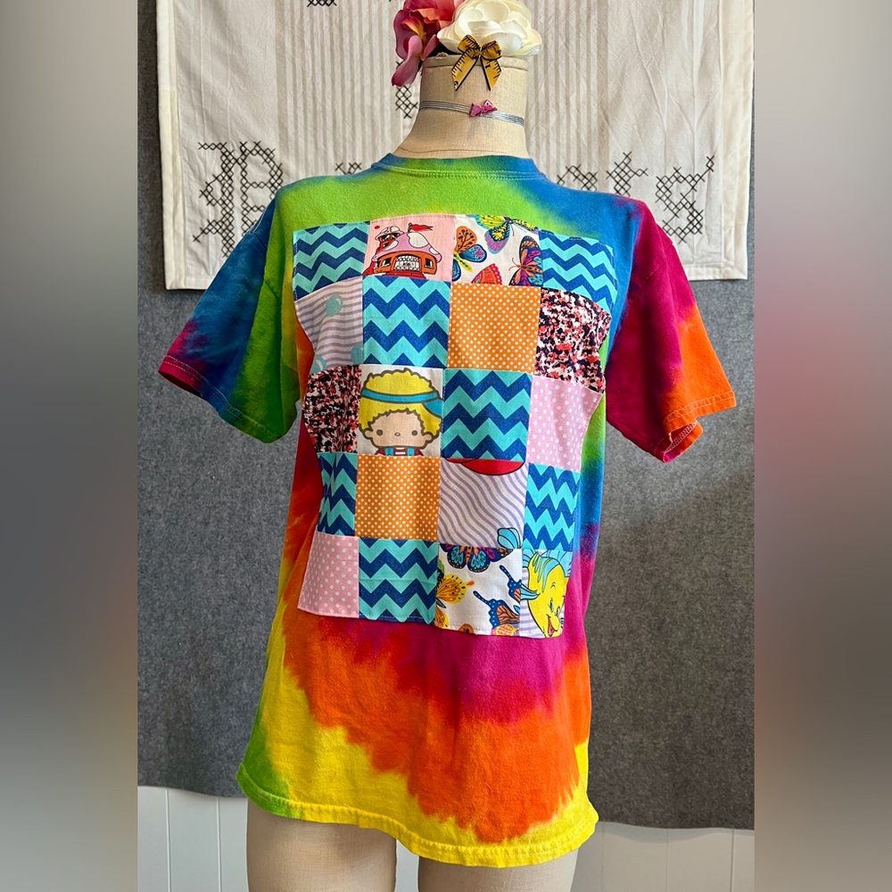 Quilt Tee Bright Neon Tie Dye